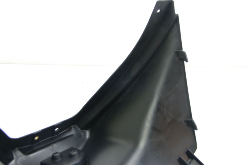 photo de UNDERSEAT COVER DERBI BOULEVARD 50 (2009 - 2006) - Fixing points details
