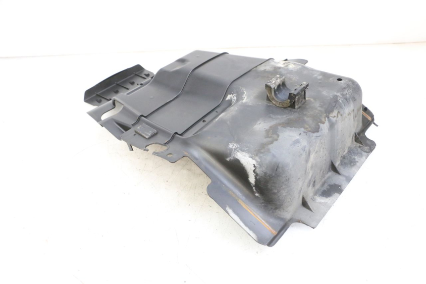 photo de UNDERSEAT PANEL SUZUKI BURGMAN EXECUTIVE ABS 650 (2006 - 2012) - Zoom on usage condition