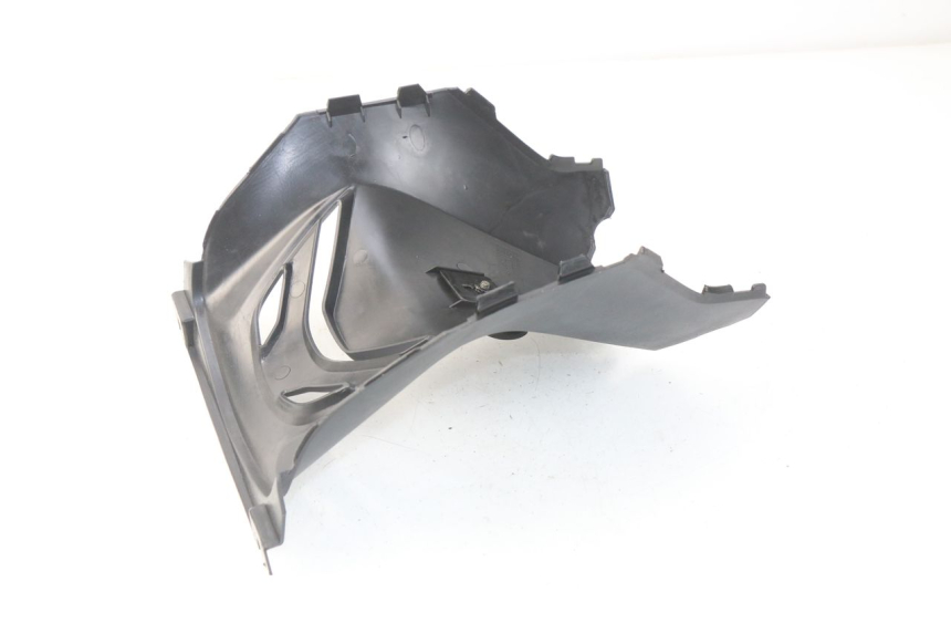 photo de UNDERSEAT COVER SYM CROX 4T 50 (2016 - 2023) - Zoom on usage condition