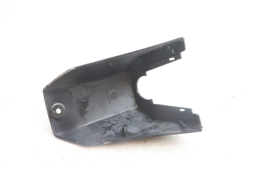 photo de UNDERSEAT PANEL MBK DAKOTA 50 (2003 - 2008) - Fixing points details