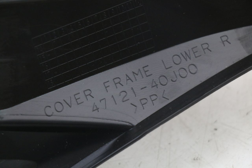 photo de RIGHT UNDERSEAT PANEL SUZUKI ADDRESS 110 (2015 - 2020) - Markings and original references