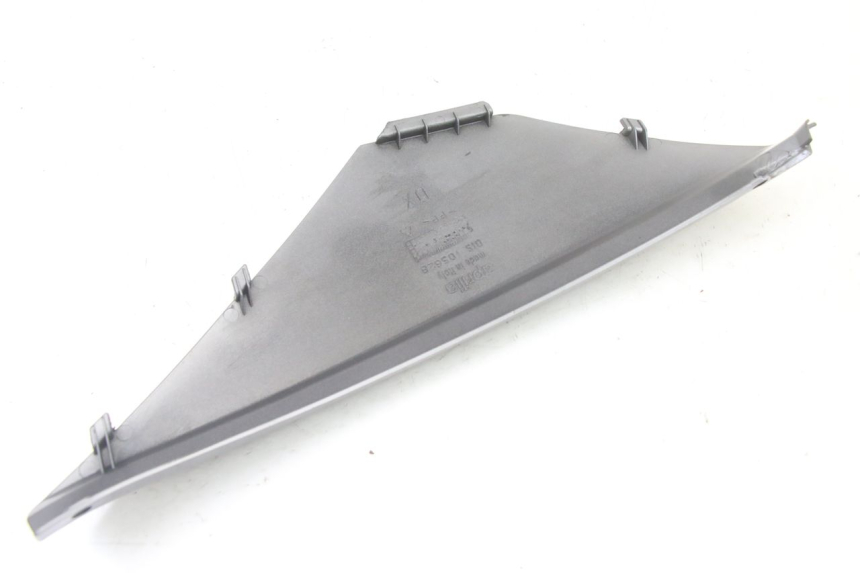 photo de RIGHT UNDERSEAT PANEL APRILIA ATLANTIC 125 (2003 - 2009) - Alternative perspective