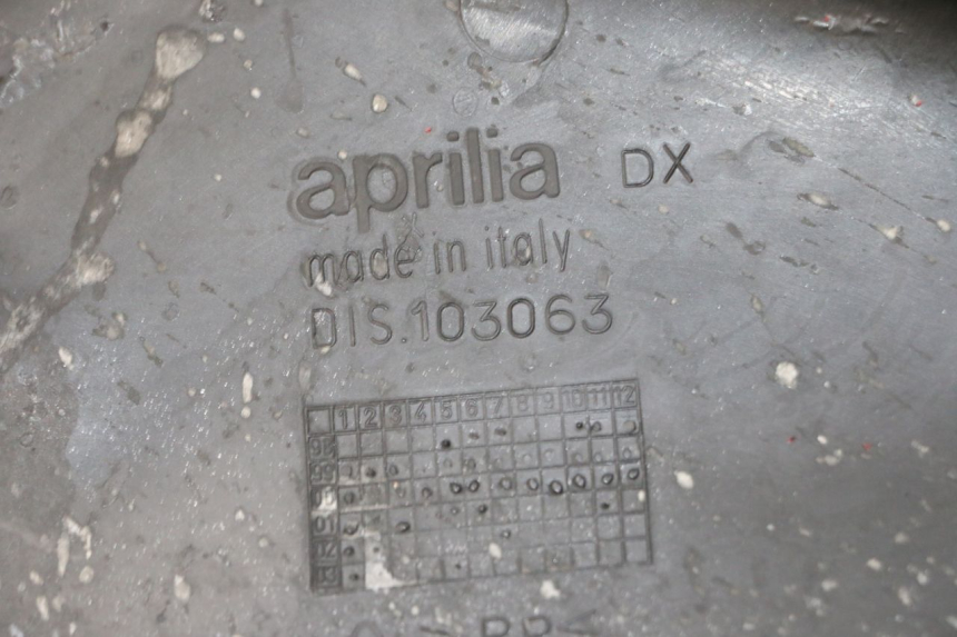 photo de RIGHT UNDERSEAT PANEL APRILIA RS 50 (1999 - 2005) - Component detail