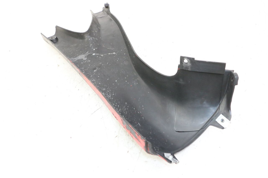 photo de RIGHT UNDERSEAT PANEL APRILIA RS 50 (1999 - 2005) - Zoom on usage condition