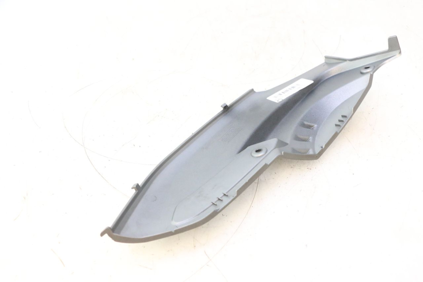 photo de RIGHT SIDE SEAT COVER BMW C SPORT 650 (2015 - 2021) - Technical close-up