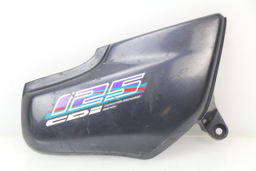 photo de RIGHT UNDERSEAT PANEL HONDA CG 125 (1996 - 1998) - Main view