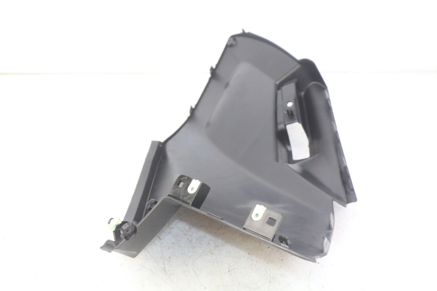 photo de RIGHT SIDE SEAT COVER PEUGEOT CITYSTAR AIR 125 (2014 - 2017) - Alternative perspective