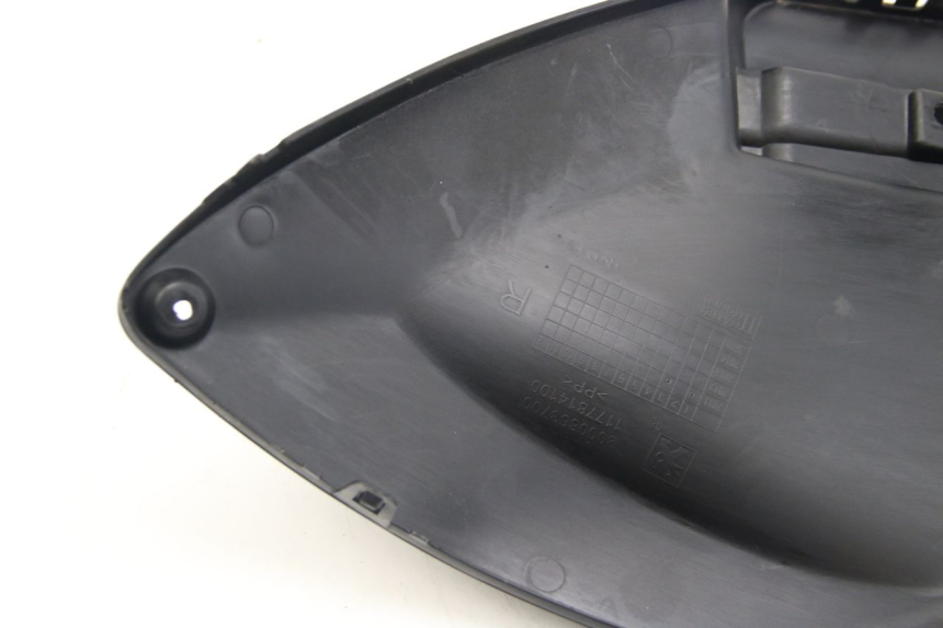 photo de RIGHT SIDE SEAT COVER PEUGEOT CITYSTAR 125 (2011 - 2017) - Distinctive features