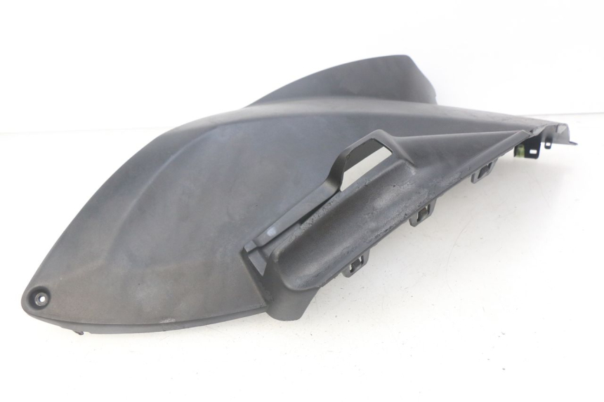 photo de RIGHT SIDE SEAT COVER PEUGEOT CITYSTAR 50 (2013 - 2017) - Technical close-up