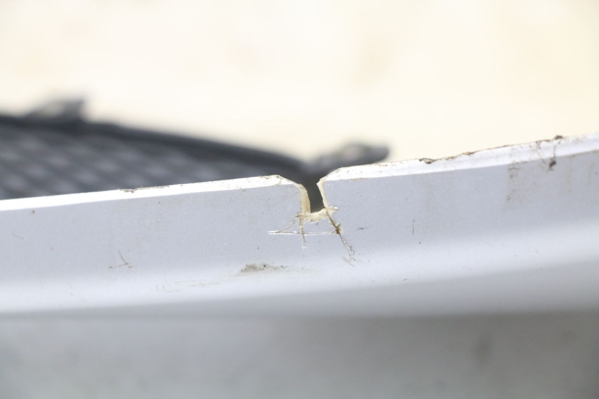 photo de RIGHT UNDERSEAT PANEL LINTEX FEVER 2T 50 (2009 - 2022) - Surface and material condition