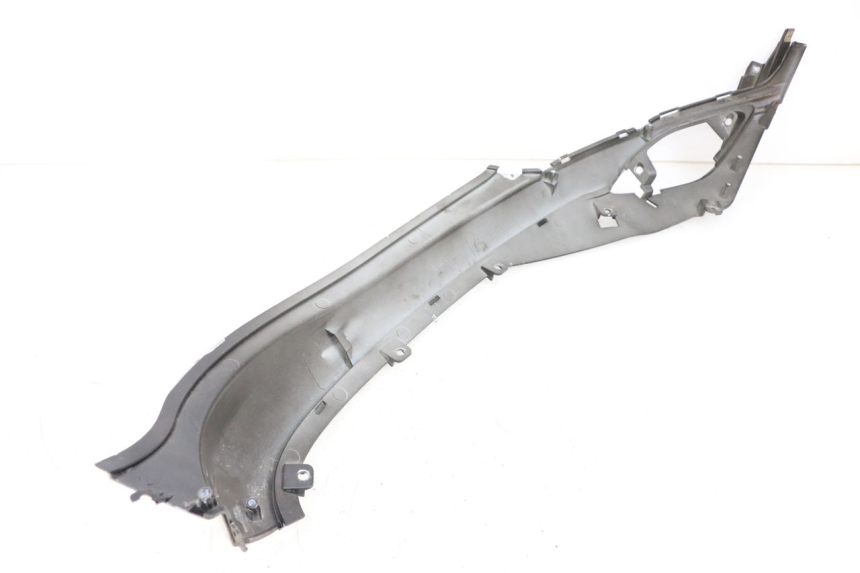 photo de RIGHT UNDERSEAT PANEL SYM FIDDLE 3 III 50 (2014 - 2020) - Zoom on usage condition