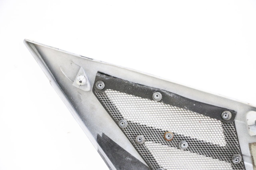 photo de RIGHT UNDERSEAT PANEL YAMAHA FJ 36Y 1100 (1984 - 1985) - Surface and material condition