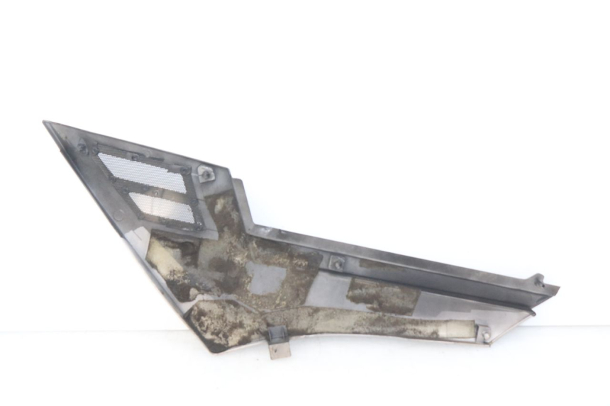 photo de RIGHT SIDE UNDER SEAT COVER YAMAHA FJ 3CX 1200 (1986 - 1996) - Alternative perspective