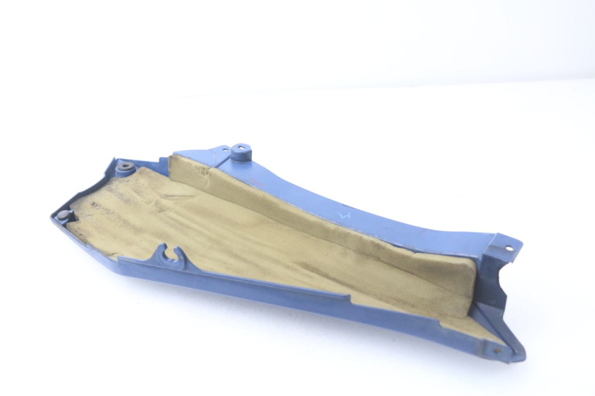 photo de RIGHT UNDERSEAT PANEL YAMAHA FJR ABS 1300 (2006 - 2012) - Zoom on usage condition