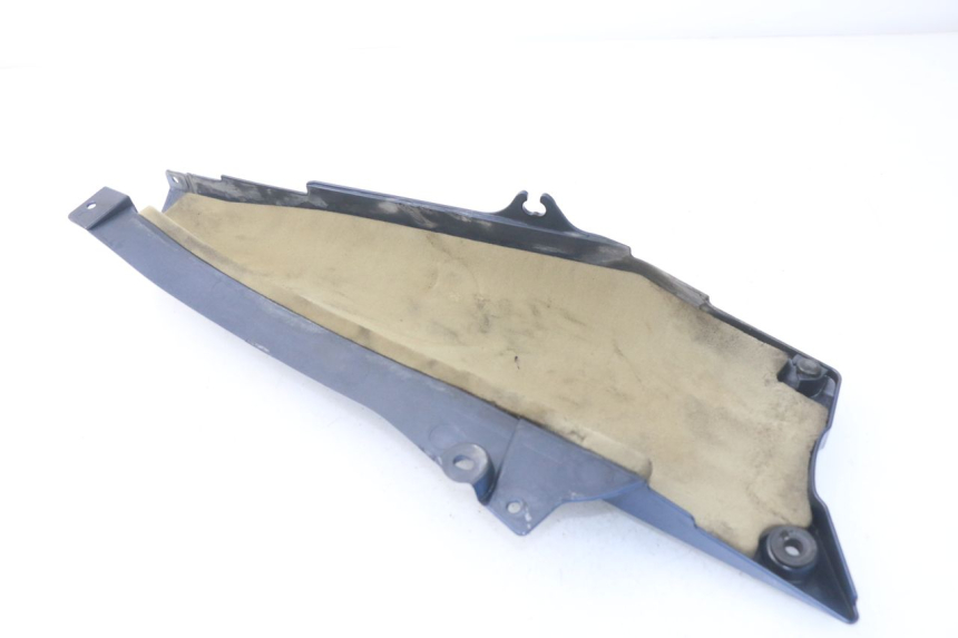photo de RIGHT UNDERSEAT PANEL YAMAHA FJR ABS 1300 (2006 - 2012) - Component detail