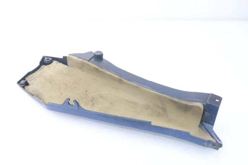 photo de RIGHT UNDERSEAT PANEL YAMAHA FJR ABS 1300 (2006 - 2012) - Zoom on usage condition