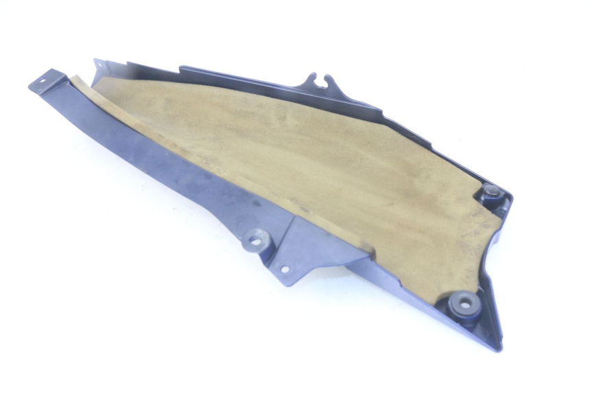 photo de RIGHT SIDE UNDER SEAT COVER YAMAHA FJR ABS 1300 (2016 - 2020) - Zoom on usage condition