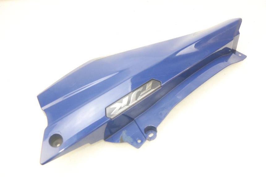 photo de RIGHT SIDE UNDER SEAT COVER YAMAHA FJR ABS 1300 (2016 - 2020) - Technical close-up