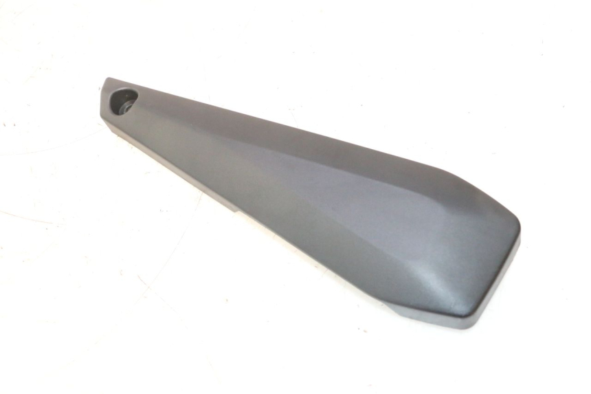 photo de RIGHT UNDERSEAT PANEL YAMAHA FZ8 800 (2010 - 2016) - Main view