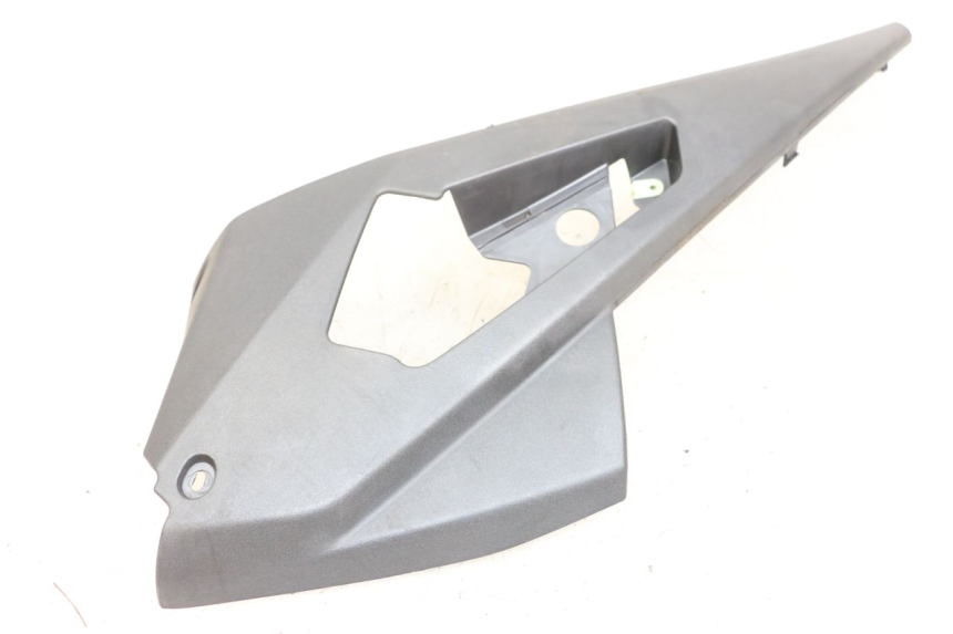 photo de RIGHT UNDERSEAT PANEL PEUGEOT GEOPOLIS RS 125 (2007 - 2009) - Technical close-up