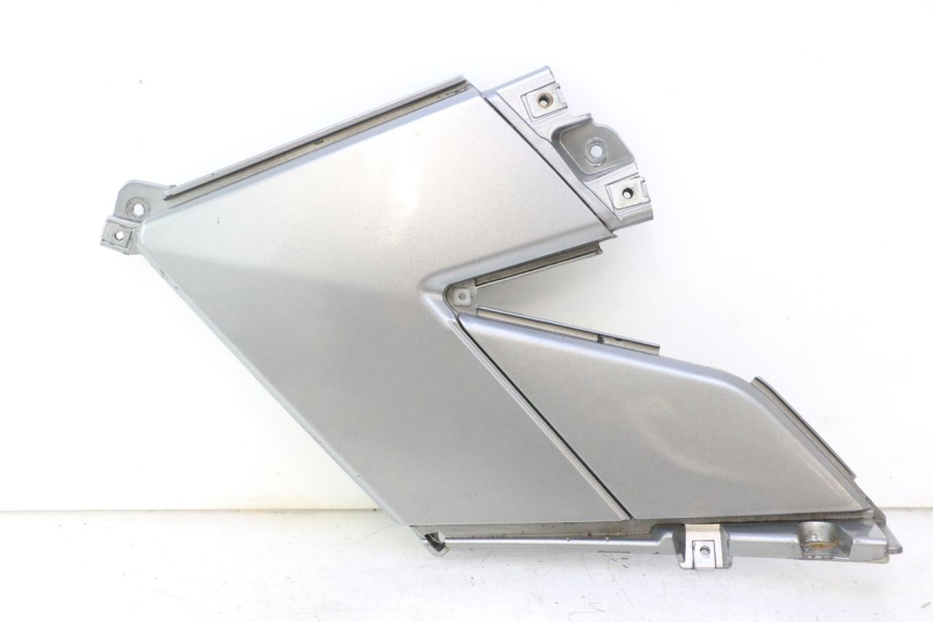 photo de RIGHT UNDERSEAT PANEL GILERA GP 800 (2007 - 2013) - Main view