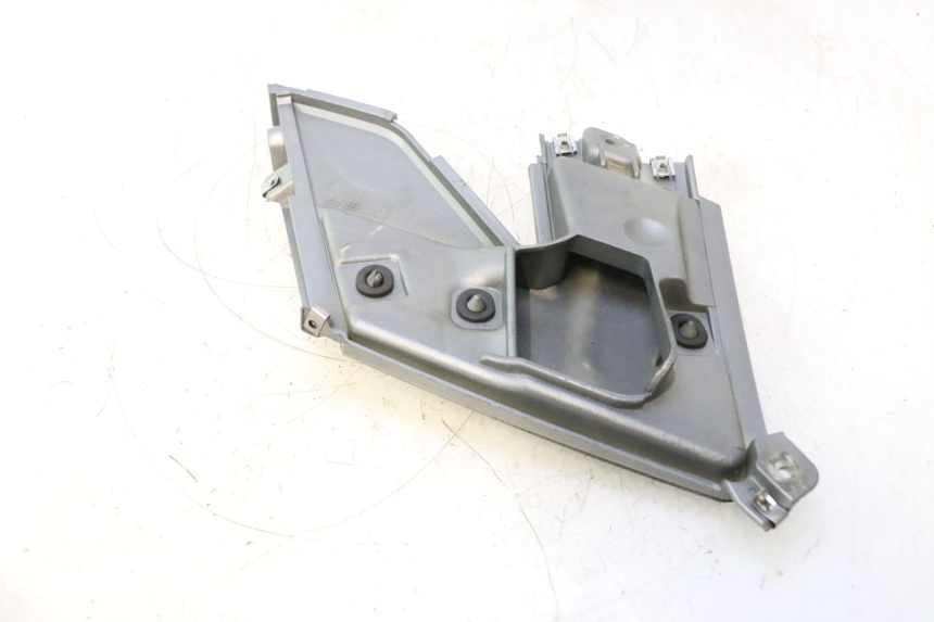 photo de RIGHT UNDERSEAT PANEL GILERA GP 800 (2007 - 2013) - Product overview
