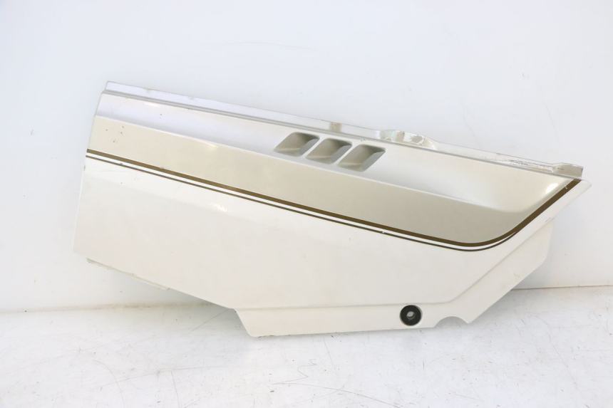 photo de RIGHT UNDERSEAT PANEL KAWASAKI GPX F ZX750F 750 (1986 - 1990) - Main view