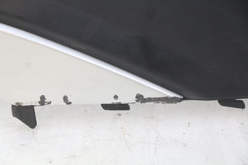 photo de RIGHT SIDE SEAT COVER TNT MOTOR GRIDO 2T 50 (2010 - 2019) - Product overview