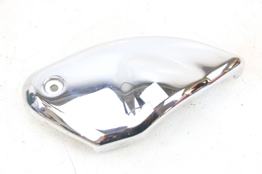 photo de RIGHT UNDERSEAT PANEL SUZUKI GSF N BANDIT 600 (1996 - 1999) - Fixing points details