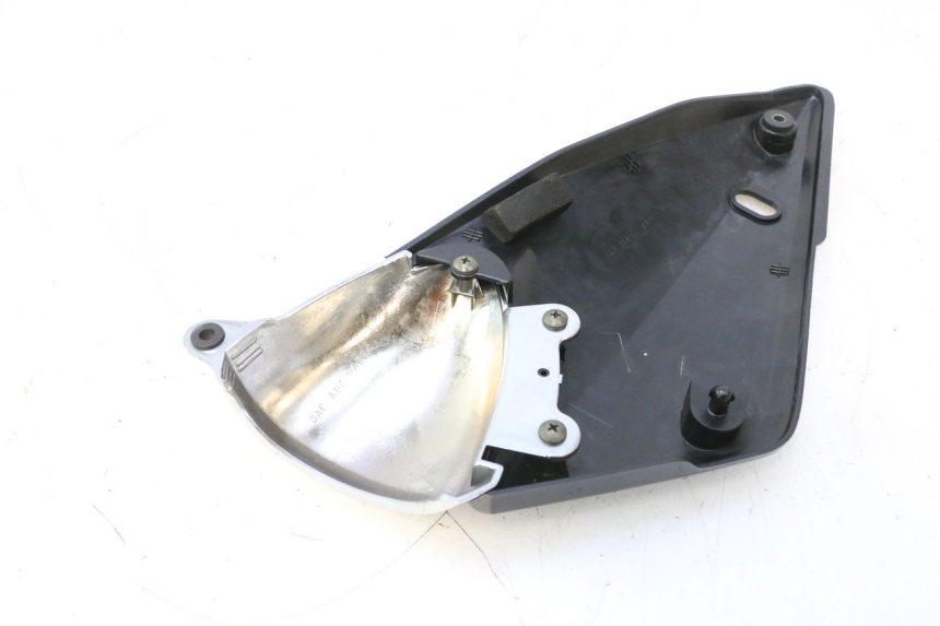 photo de RIGHT UNDERSEAT PANEL SUZUKI GSF N BANDIT 1200 (2001 - 2005) - Component detail