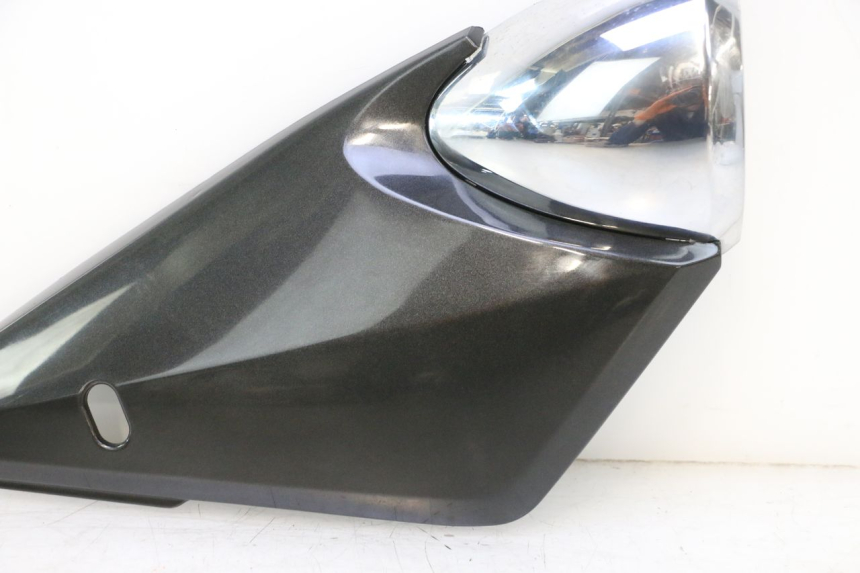 photo de RIGHT UNDERSEAT PANEL SUZUKI GSF N BANDIT 1200 (2001 - 2005) - Fixing points details