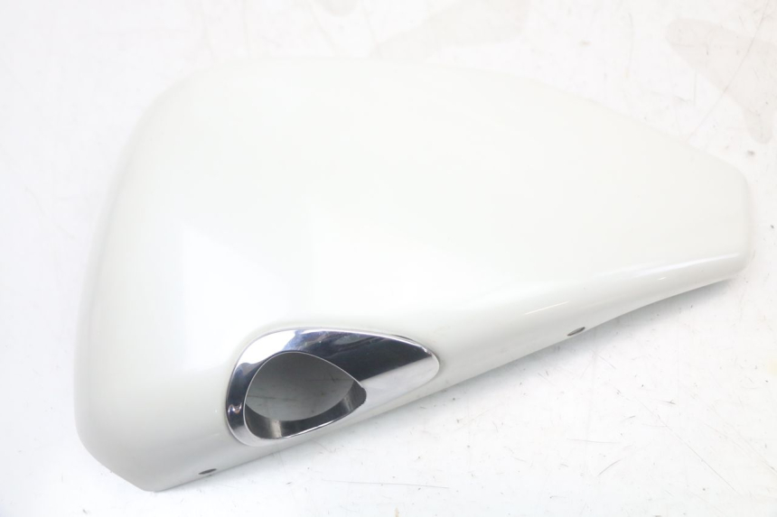 photo de RIGHT UNDERSEAT PANEL HARLEY DAVIDSON SPORTSTER XL CUSTOM 883 (1999 - 2006) - Zoom on usage condition