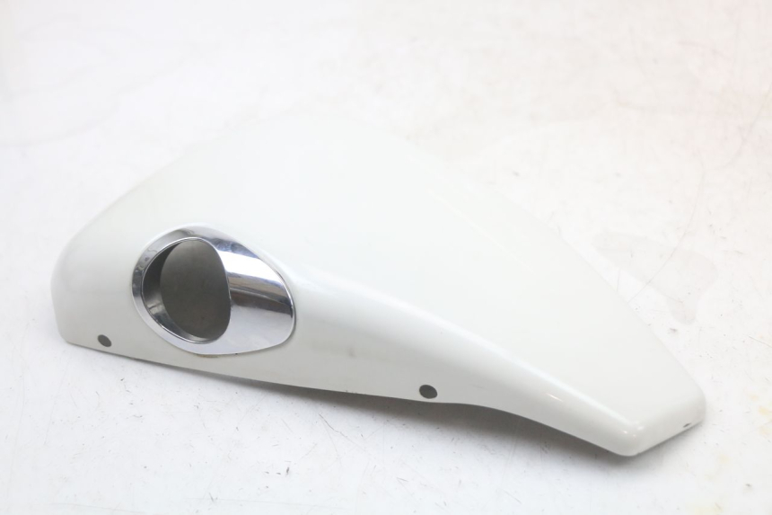 photo de RIGHT UNDERSEAT PANEL HARLEY DAVIDSON SPORTSTER XL CUSTOM 883 (1999 - 2006) - Alternative perspective