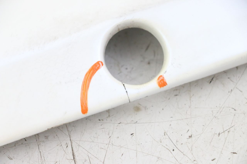 photo de RIGHT UNDERSEAT PANEL HONDA CBR F 1000 (1993 - 1996) - Markings and original references