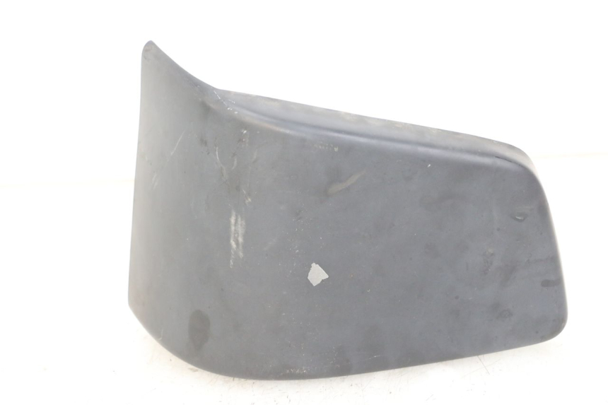 photo de RIGHT UNDERSEAT PANEL HONDA VT C2 SHADOW 750 (1997 - 2001) - Component detail