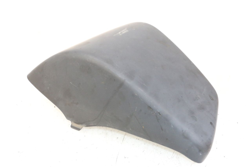 photo de RIGHT UNDERSEAT PANEL HONDA VT C2 SHADOW 750 (1997 - 2001) - Fixing points details