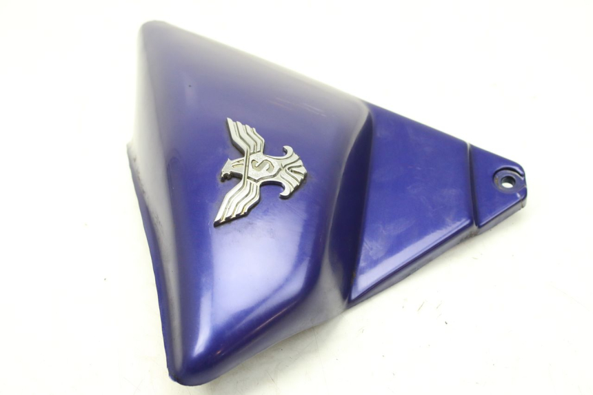 photo de RIGHT SIDE SEAT COVER SYM HUSKY 125 (1999 - 2005) - Zoom on usage condition