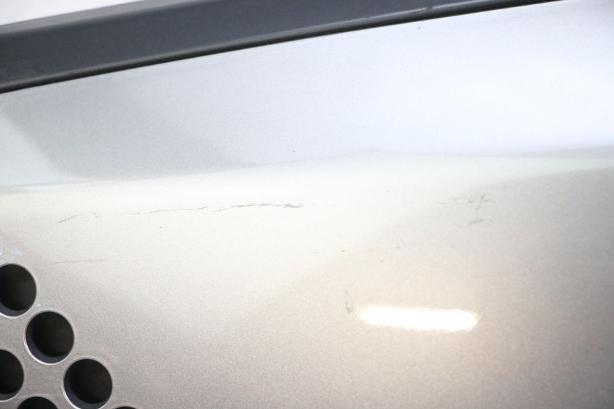 photo de RIGHT UNDERSEAT PANEL KEEWAY K-LIGHT KLIGHT 125 (2018 - 2025) - Fixing points details