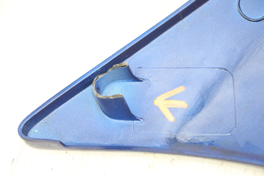 photo de RIGHT UNDERSEAT PANEL KAWASAKI ZR7 ZR-7 S 750 (1999 - 2004) - Technical close-up