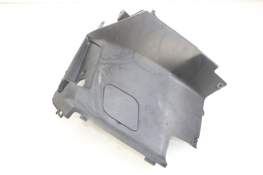 photo de RIGHT SIDE SEAT COVER PEUGEOT KISBEE 2T 50 (2010 - 2017) - Technical close-up