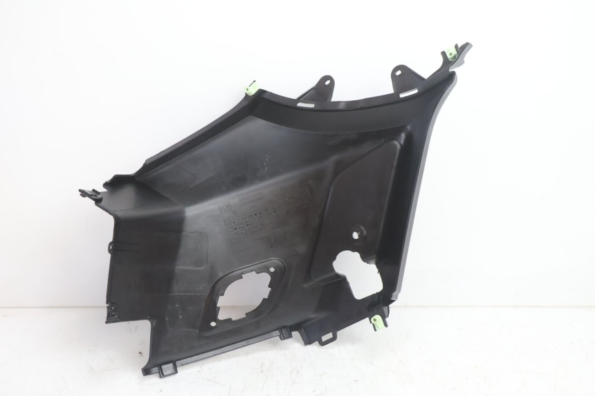 photo de RIGHT UNDERSEAT PANEL PEUGEOT KISBEE 2T 50 (2018 - 2022) - Alternative perspective
