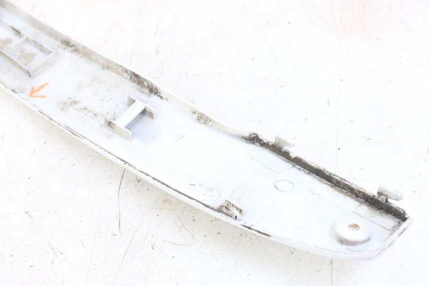 photo de RIGHT SIDE SEAT COVER KYMCO LIKE 125 (2009 - 2016) - Zoom on usage condition