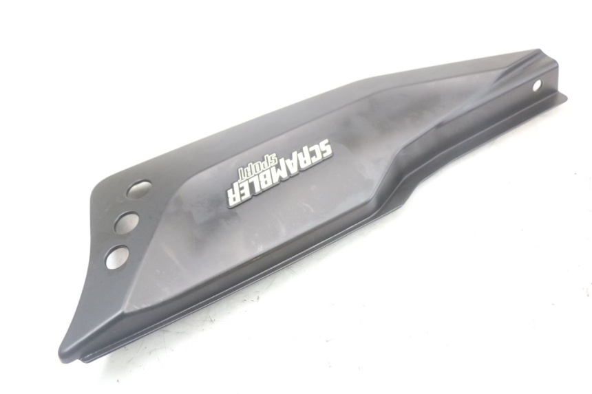 photo de RIGHT UNDERSEAT PANEL MASAI SCRAMBLER SPORT 125 (2021 - 2025) - Technical close-up