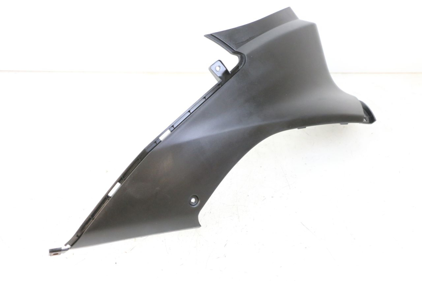 photo de RIGHT UNDERSEAT PANEL MBK OVETTO ONE 2T 50 (2013 - 2017) - Fixing points details