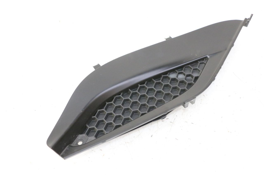 photo de RIGHT UNDERSEAT PANEL PIAGGIO MP3 HPE 310 (2024 - 2025) - Product overview