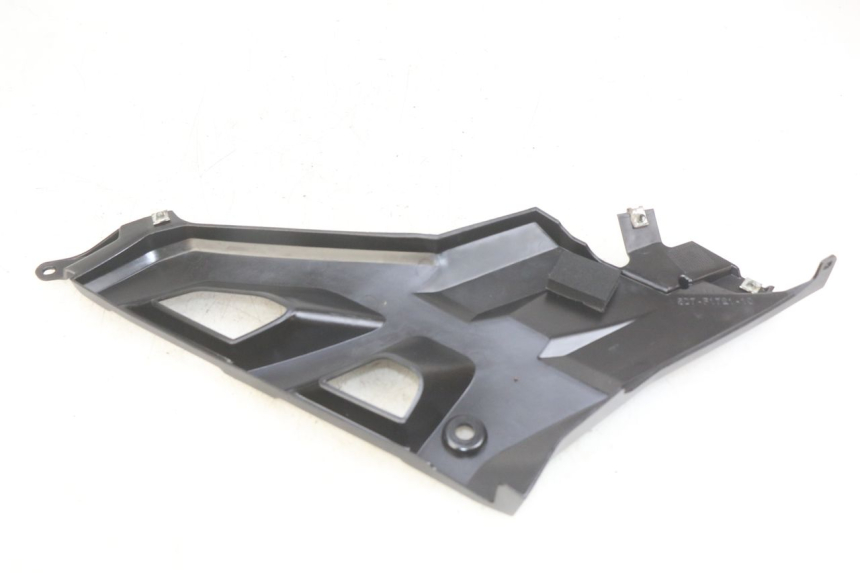 photo de RIGHT SIDE SEAT COVER YAMAHA MT ABS 125 (2014 - 2018) - Zoom on usage condition