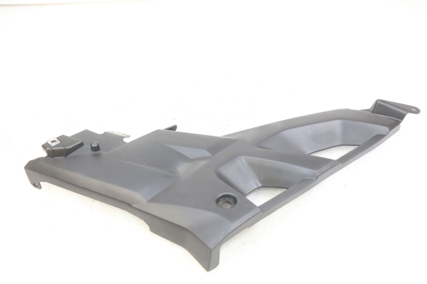 photo de RIGHT SIDE SEAT COVER YAMAHA MT ABS 125 (2014 - 2018) - Technical close-up