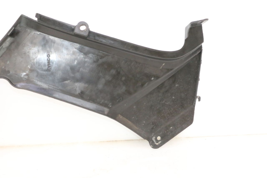 photo de RIGHT UNDERSEAT PANEL KYMCO MXU R 250 (2004 - 2010) - Technical close-up