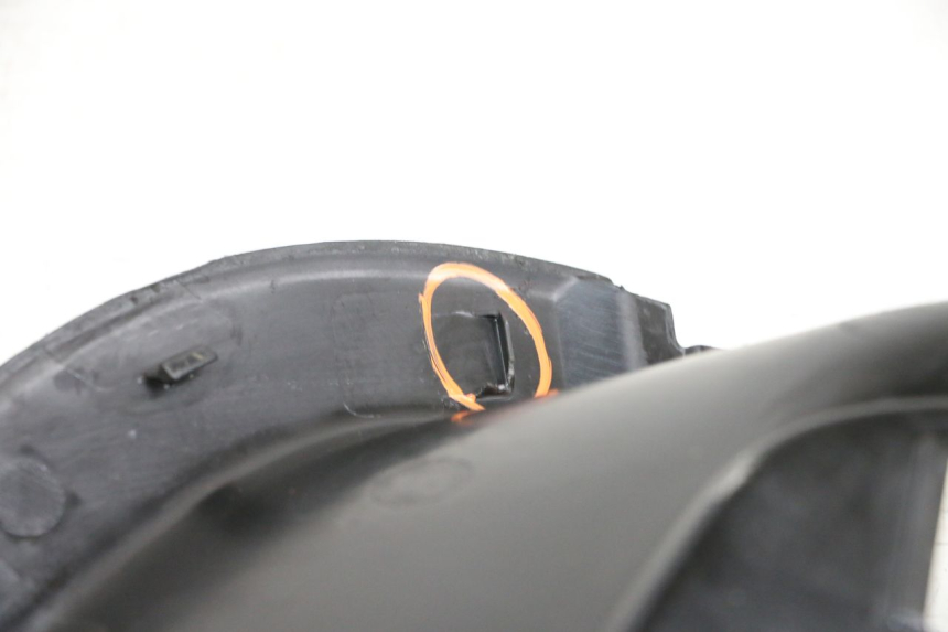 photo de RIGHT UNDERSEAT PANEL YAMAHA NEO'S CORE 1 (2022 - 2026) - Alternative perspective