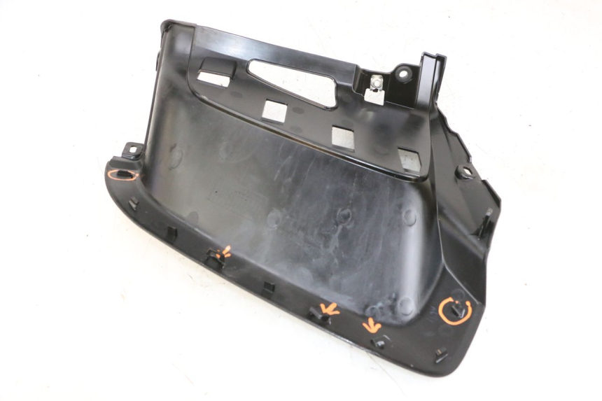 photo de RIGHT UNDERSEAT PANEL YAMAHA NEO'S CORE 1 (2022 - 2026) - Fixing points details